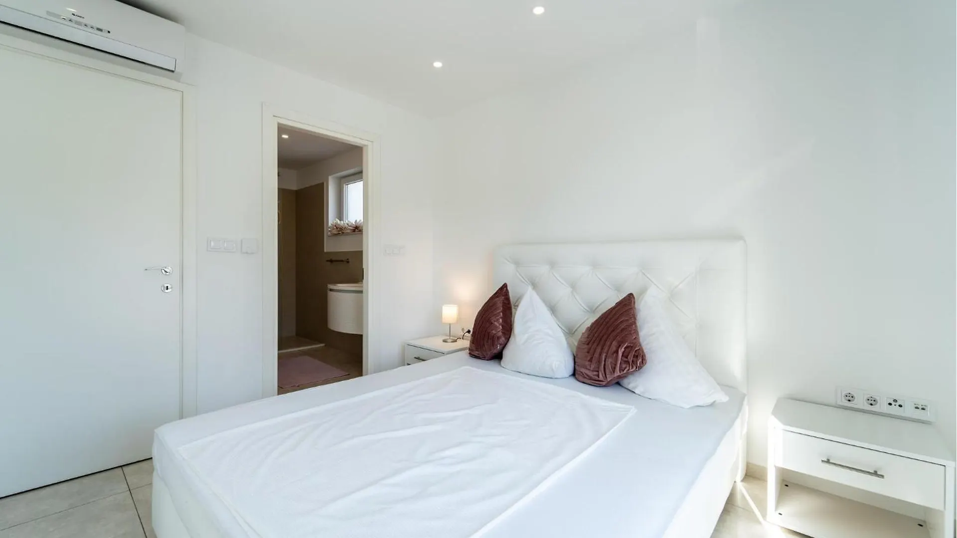 Stunning Apartment In Bibinje With Kitchen 0*,  Kroatien